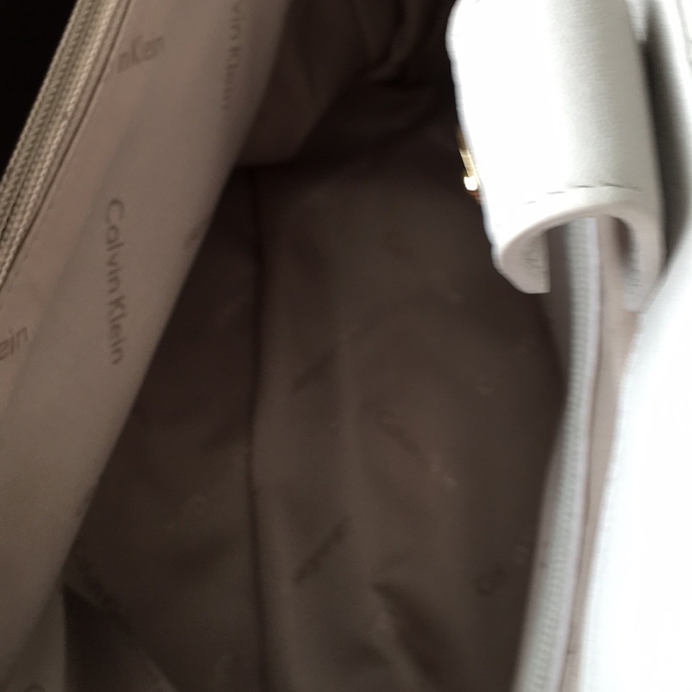 Handbag - Picture 6 of 8